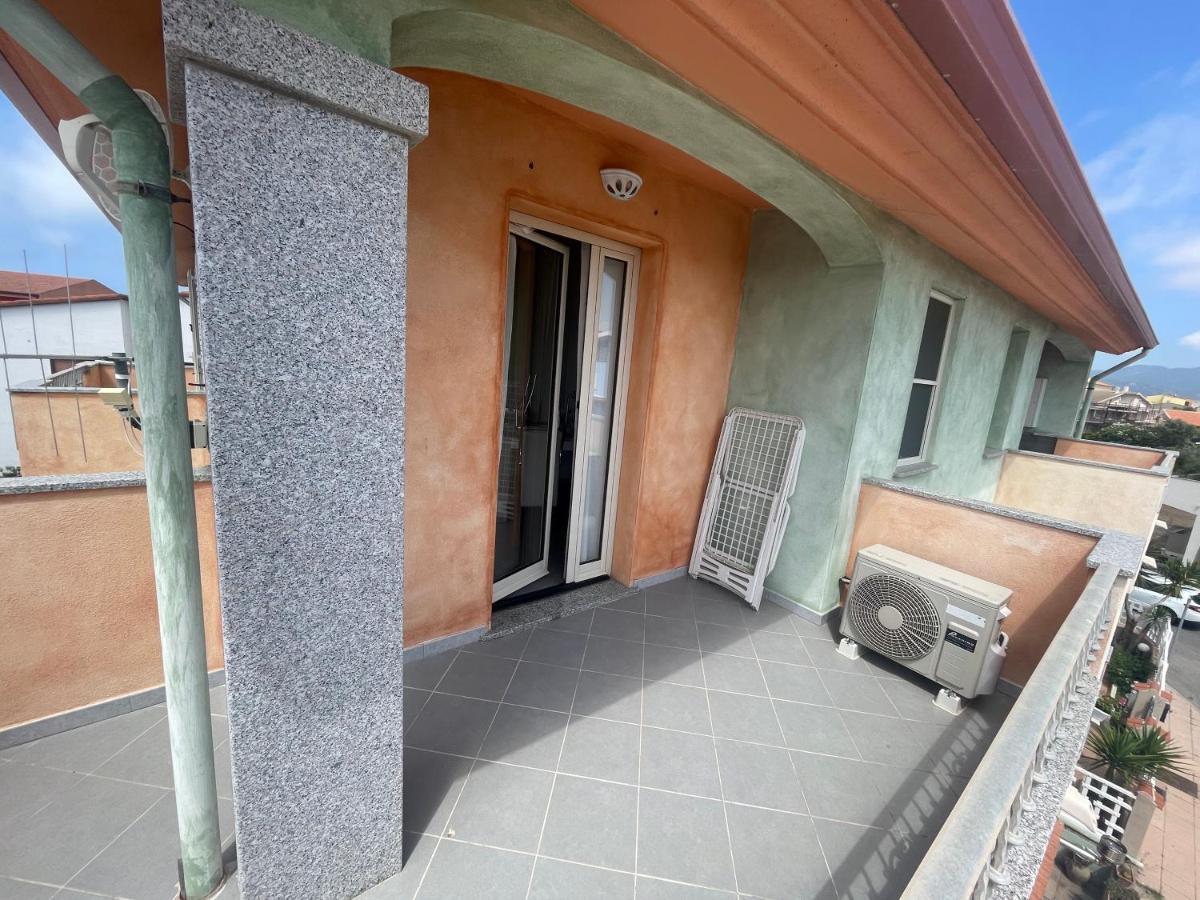 Mansarda San Pietro Apartman Valledoria Kültér fotó
